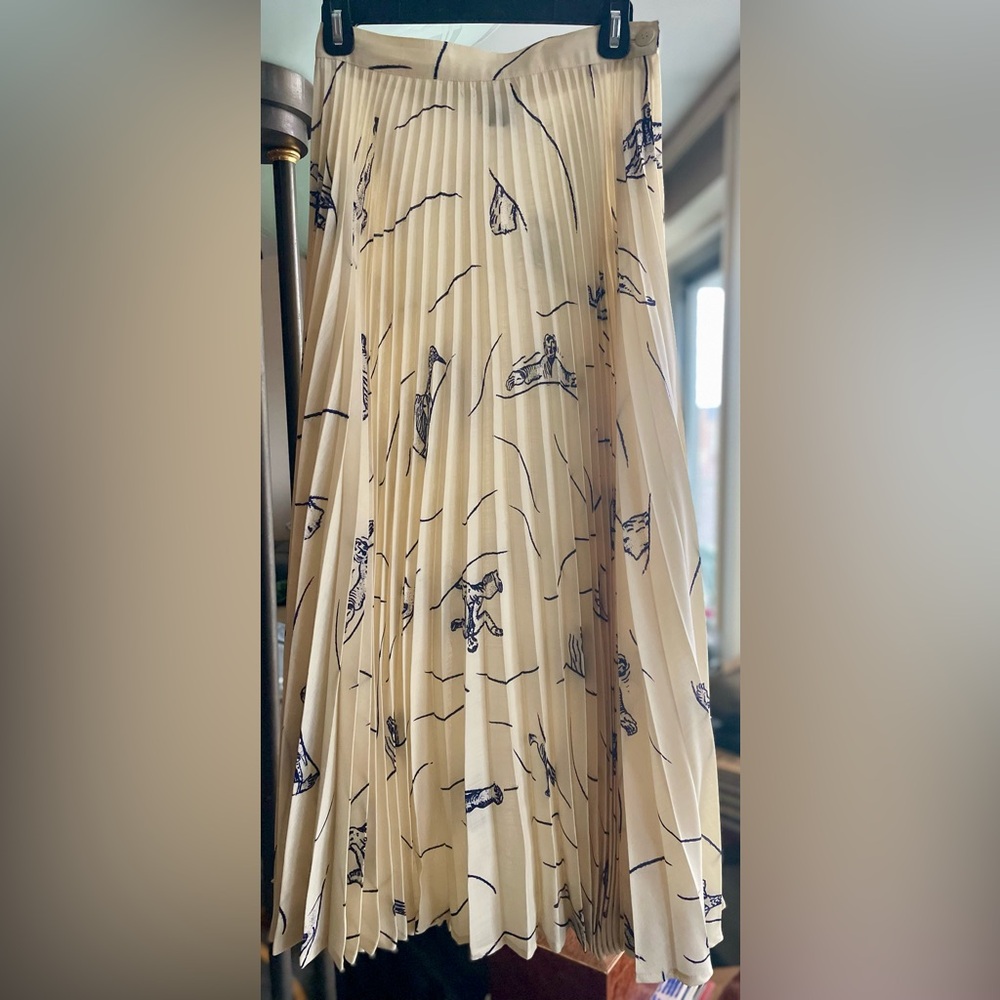 BETTY JACKSON Beige Pleated Skirt with Artistic Print